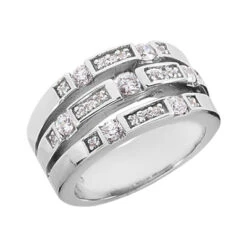 Platinum Diamond Right Hand Ring 0.64ct 11.1mm